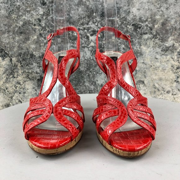 WHITE HOUSE BLACK MARKET Women's 9.5M Red Hawaii Croc Embossed Patent Heels - Picture 2 of 14